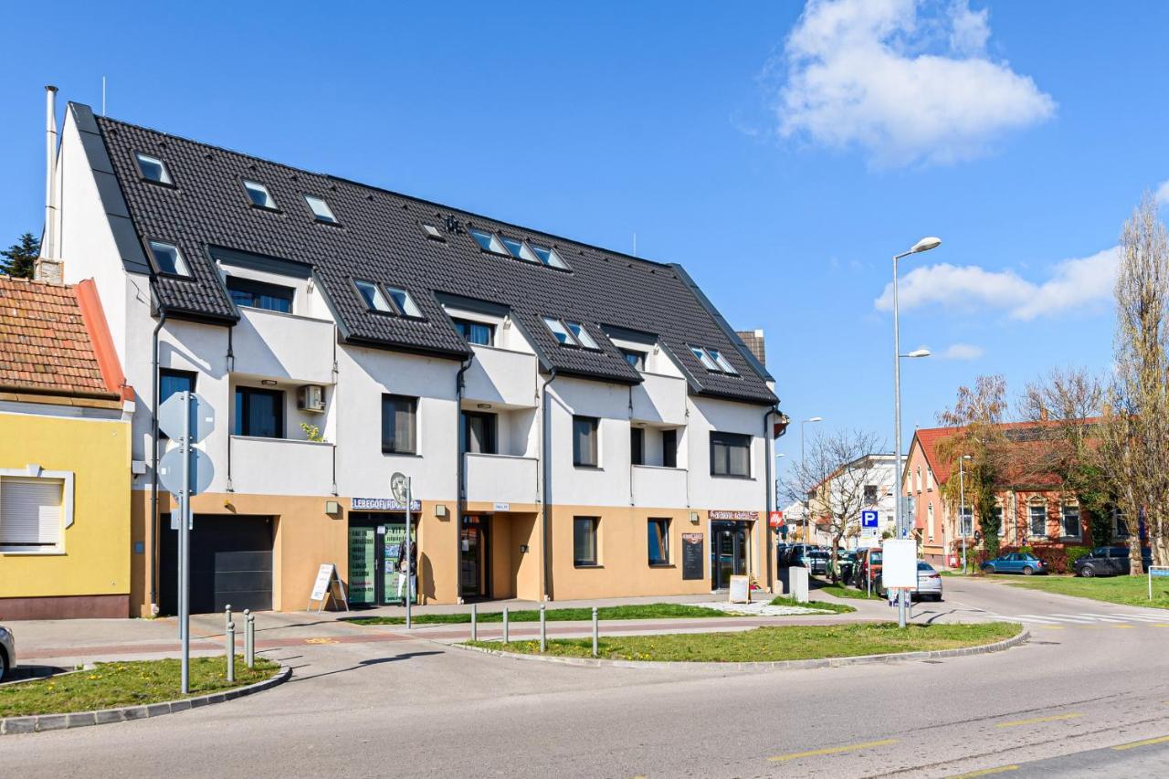 Hid19 Apartman Gyor Belvaros-Free Parking-Terrace Az Rq Vizi Elmenypark Es Gyogyfuerdonel Exteriér fotografie